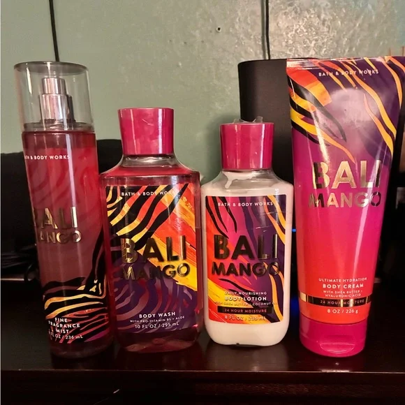 Bath & Body Works 4 Pc Set Body Lotion Fragrance Wash + Body Cream - Picture 1 of 5